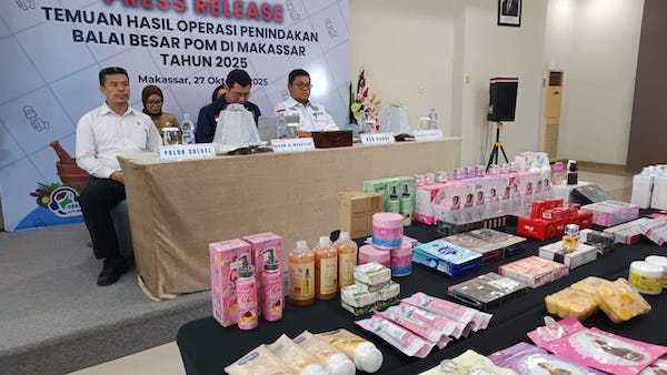 ‎Ribuan Kosmetik Ilegal Bernilai Rp728 Juta Disita di Sidrap