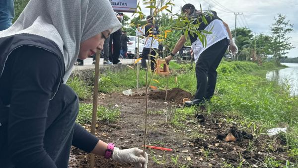 Peringati Sumpah Pemuda 2025, PSI Sulsel dan Gowa Gelar Aksi Hijau
