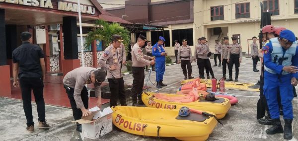 Antisipasi Cuaca Ekstrem, Kapolresta Mamuju Cek Kesiapan Peralatan SAR dan Personel