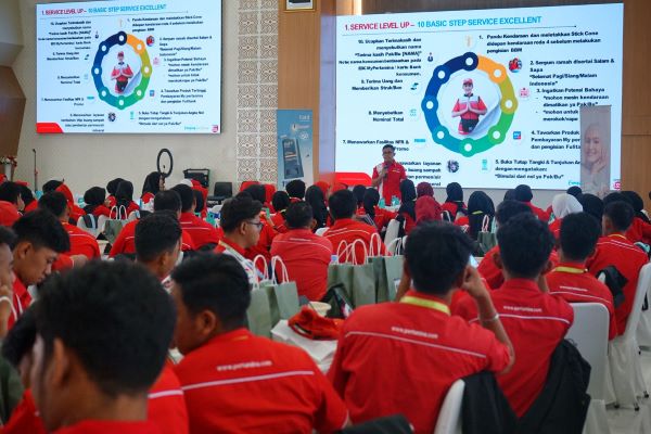Pertamina Sulawesi Gelar Pembekalan Kepada Operator SPBU: Perkuat Komunikasi, Layanan, dan Semangat Kebersamaan