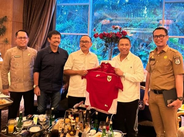 Bangun Komitmen Pembinaan Sepak Bola, Gubernur Sulbar Bertemu Sekjen PSSI