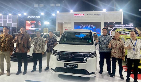 GIIAS Makassar 2025, Honda Rayakan Penjualan 35.000 Unit Brio di Sulsel