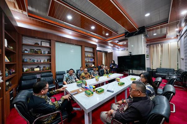 Sekprov Sulsel Bahas Penguatan Kolaborasi Tridarma dan SDM Aparatur Bersama STIA LAN