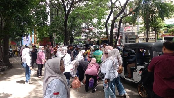 HUT ke-418 Makassar, DPRD Tebar Kebaikan Lewat Jumat Berbagi