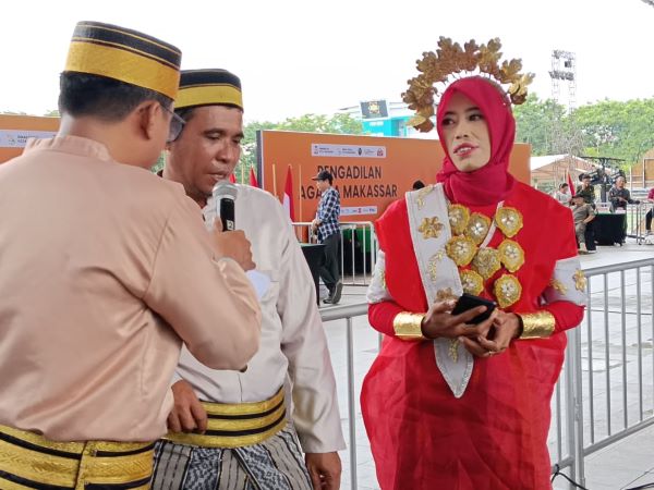 Tak Lagi Siri, Kisah Haru Dibalik Pasangan Isbat Nikah Massal di Makassar