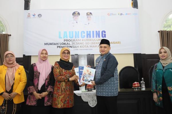 Baru Jabat Plh Rektor UNM, Farida Resmikan Kurikulum Muatan Lokal Bareng Appi