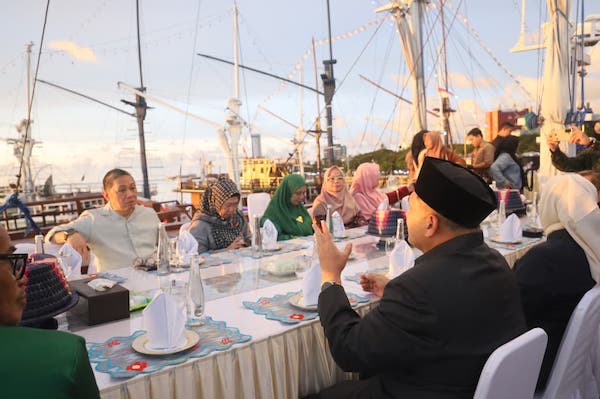 Appi Ajak Wamenlu Nikmati Wisata Pinisi, Dorong Pengembangan Pariwisata Bahari