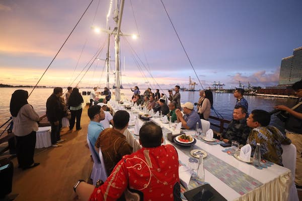 Ungkap Nostalgia di Losari, Anis Matta Minta Makassar Dipasarkan Lebih Luas