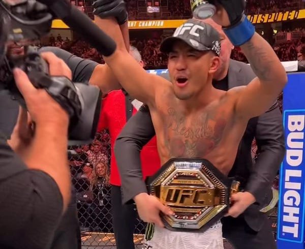 Joshua Van Catat Sejarah, Jadi Juara UFC Pertama dari Asia