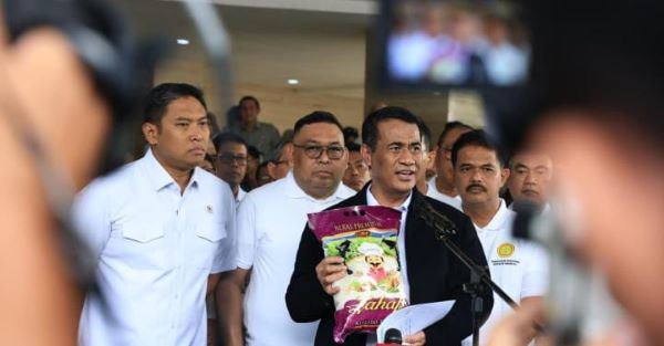 Mentan Ancam Pecat Oknum yang Selewengkan Bantuan Bencana Aceh-Sumatera