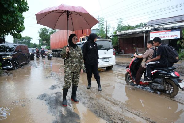 Jalan Poros Malino Mulai Dikerjakan, 150 Meter Pertama Dipadatkan