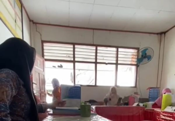 Protes Posisi Diganti Adik Kepsek, Guru Honorer di Jeneponto Dipecat