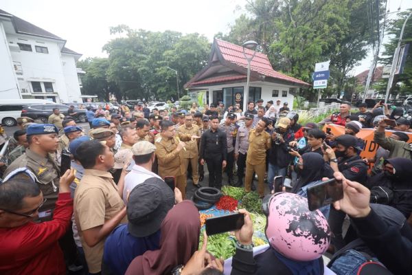 Pedagang Pabaeng-baeng Datangi Balai Kota, Appi: Jualan Jangan Daerah Terlarang