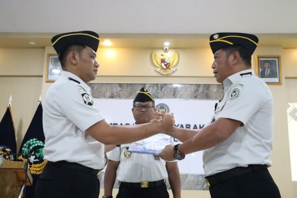 Akbar Amnur Serahkan Estafet Kepemimpinan Lapas Bulukumba kepada Ashari