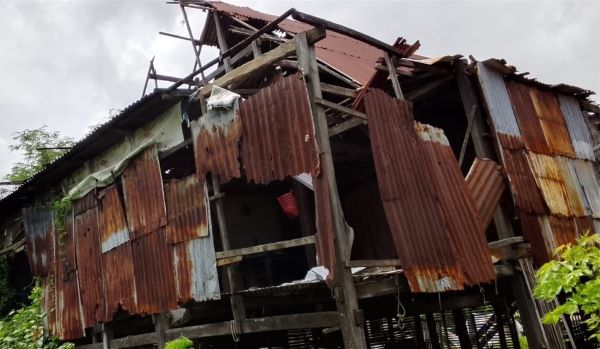 Rumah Rapuh, Lansia 70 Tahun di Jeneponto Terpaksa Mengungsi