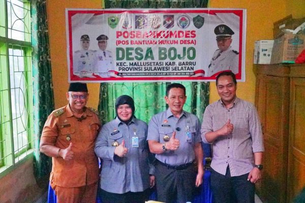 Kakanwil Kemenkum Sulsel Pantau Posbankum Desa Bojo di Barru