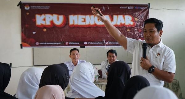 KPU Bantaeng Edukasi Pemilih Pemula SMAN 3 Soal Pemilu Inklusif