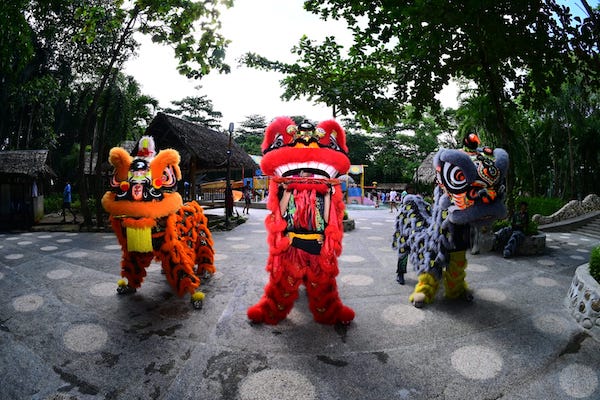 Sambut Imlek 2026, Bugis Waterpark Adventure Gelar Parade Barongsai