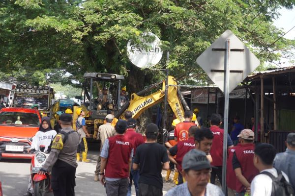 55 Lapak di Tamalate Dibongkar, Terungkap Sewa Liar 30 Tahun
