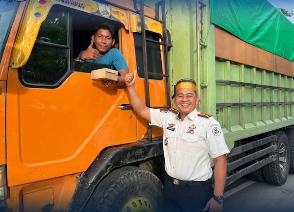 Rutan Jeneponto Tebar Kebaikan, Bagikan Sembako dan Ratusan Takjil untuk Warga