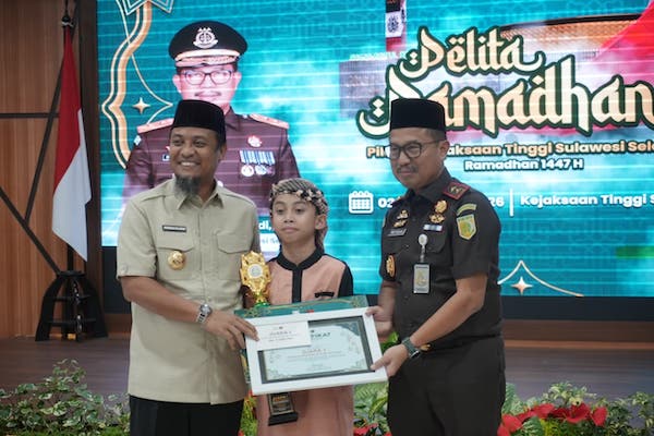 Gubernur Sulsel Ganjar Juara Pildacil Kejati dengan Umrah