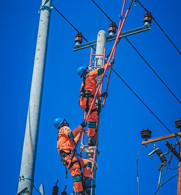 Masuki Masa Peralihan Musim, PLN UID Sulselrabar Imbau Masyarakat Waspada Bahaya Listrik
