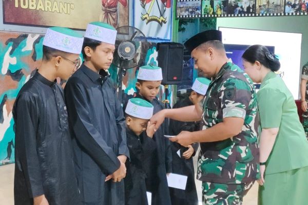 Peduli Generasi Qur’ani, Dandim Jeneponto Berbagi Santunan dengan Santri Tahfidz