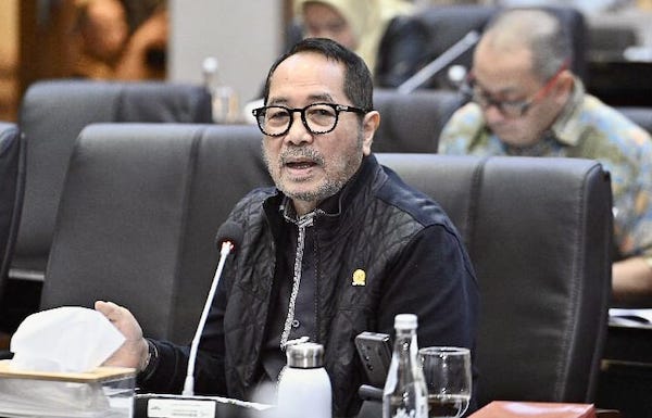 DPR Nilai Negara Gagal Penuhi Amanat UUD 1945 Soal Guru