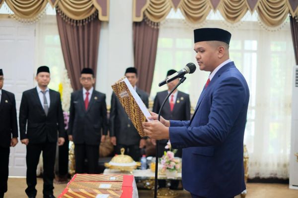 Uji Nurdin Lantik Delapan Pejabat Lingkup Pemkab Bantaeng