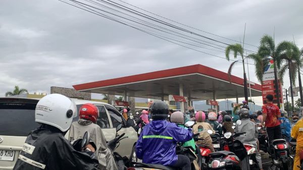 Sekda Sulsel Soroti Pembelian BBM Berlebih, Minta Warga Punya Tenggang Rasa