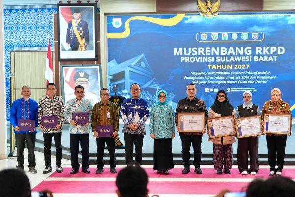 Empat Kabupaten Terbaik Diganjar Penghargaan di Musrenbang Sulbar 2027