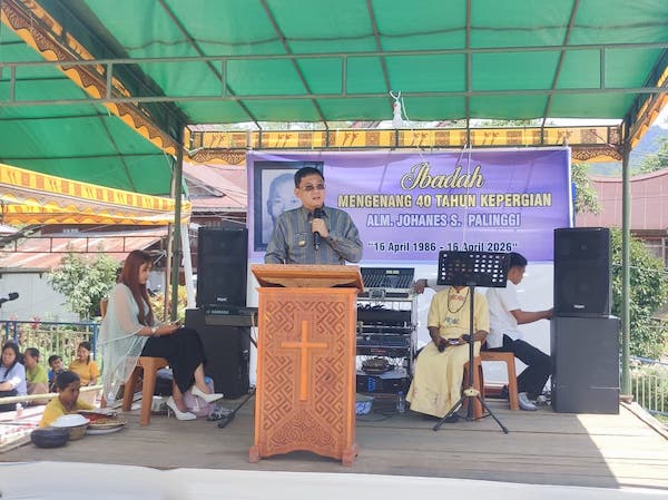 Bupati Toraja Utara Hadiri Ibadah Syukur 40 Tahun Wafat Johanes Palinggi