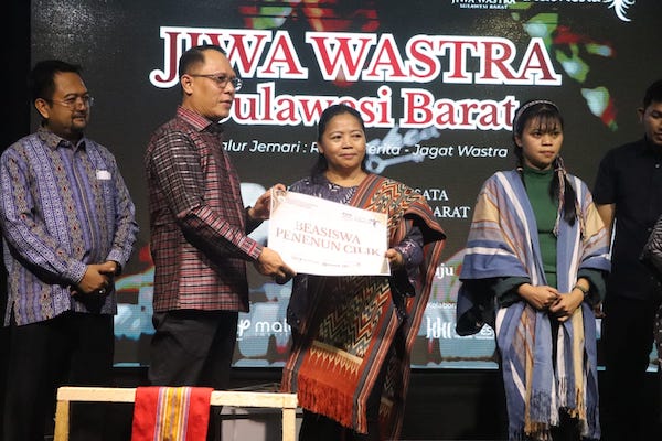 Event Jiwa Wastra Sulbar Resmi Dibuka