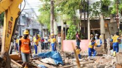 Tak Tebang Pilih, 60 Lapak Cat Kuning Bontoala Dibongkar