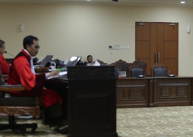 Tak Mau jadi Pegawai Kontrak Abadi, Satpam Gugat UU PKWT ke MK