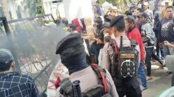 Ratusan Massa APPAMALLA Blokade Jalan di Takalar, Tolak Proyek Kawasan Industri Laikang