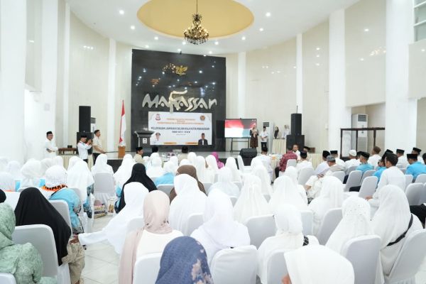 331 JCH Makassar Dilepas, Appi Ingatkan Haji Bukan Lebaran