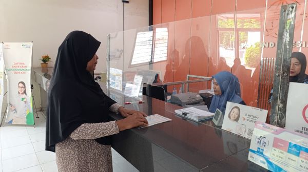 Kemensos Salurkan Bantuan ATENSI Bagi Puluhan Warga Rentan di Sinjai