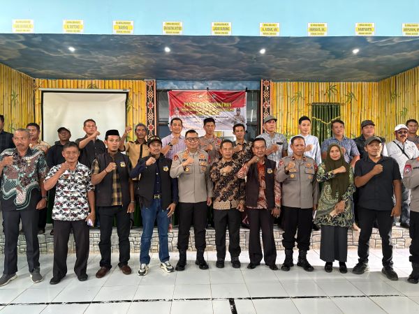 Kapolres Sinjai Kukuhkan FKPM Abbulo Sibatang Tellulimpoe, Perkuat Sinergi Kamtibmas