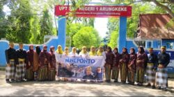Hari Jadi Jeneponto, Guru UPT SMP Negeri 1 Arungkeke Kenakan Pakaian Adat