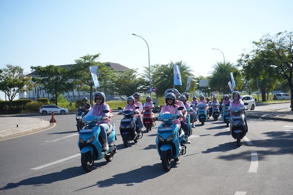 Semangat Kartini Mengalir dalam Aksi Nyata Srikandi PLN UID Sulselrabar