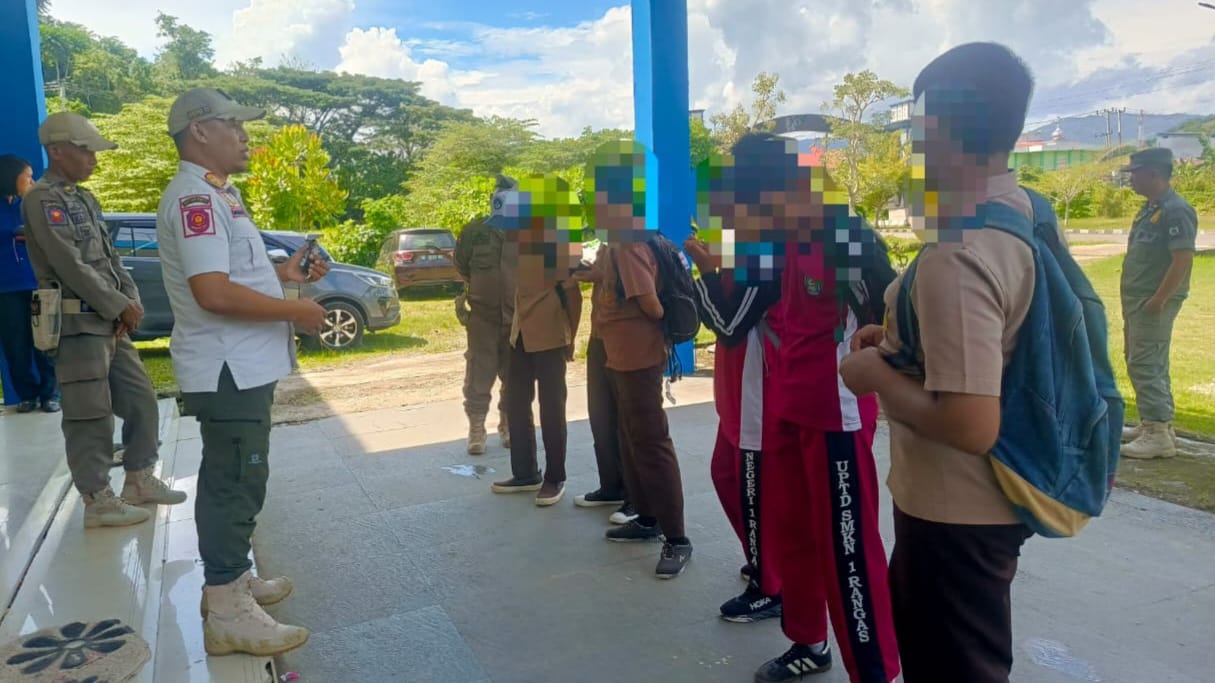Operasi Tertib Pelajar, Satpol PP Sulbar Jaring Enam Siswa Bolos Sekolah di Mamuju