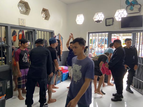 Gandeng TNI-Polri dan Dinkes, Lapas Bulukumba Gelar Apel Ikrar dan Razia