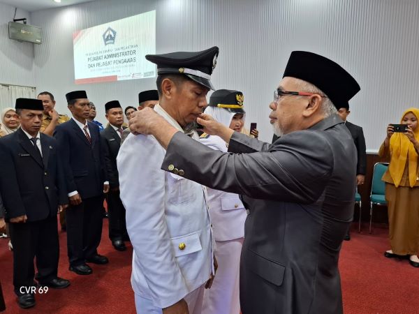 Wabup Bantaeng Lantik 21 Pejabat Administrator dan Pengawas