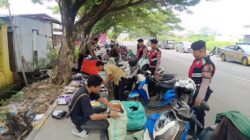 Sapa Kurir Paket di Jalan Lingkar, Personel Samapta Beri Imbauan Kamtibmas