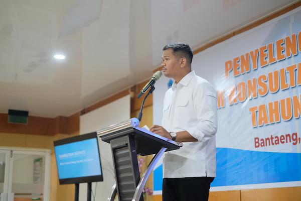 Bupati Bantaeng Serahkan Dua Paket Umroh Gratis ke Pegawai RSUD Prof Anwar Makkatutu