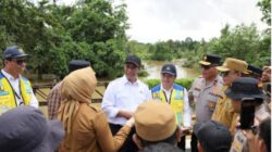 Amran Kucurkan Rp10 Miliar untuk Korban Banjir Sultra, Fokus Irigasi