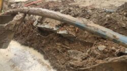 Pemasangan U-Ditch di Jalan Aeropala, Distribusi Air Dua Perumahan Terdampak Sementara