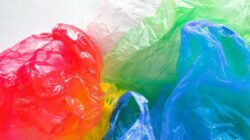 Harga Plastik Naik, 71 Persen Warga Kurangi Plastik, 72% Beralih ke Tas Ramah Lingkungan