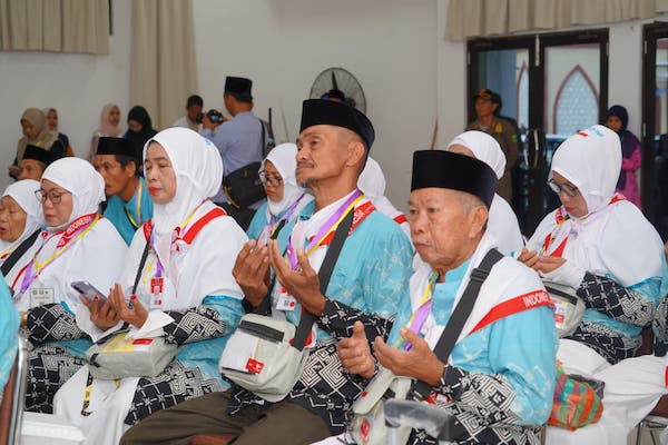 Bupati Luwu Lepas 43 Jemaah Haji Kloter 42 Embarkasi Makassar